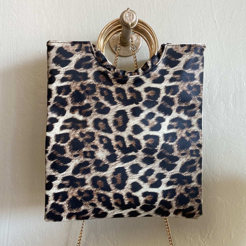 Leopard Clutch